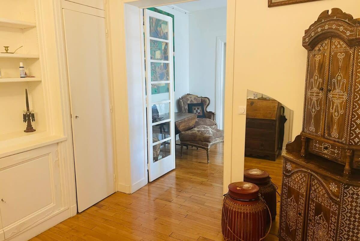 Apartment Beautiful 1 Bedroom Next To Roland